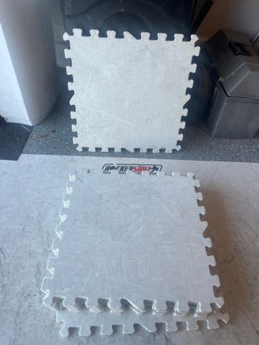Hockey Shot Synthetic ice skating tiles 9x Used)