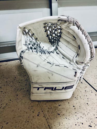 True L87 Intermediate Goalie Catcher – Light Use – Game Ready