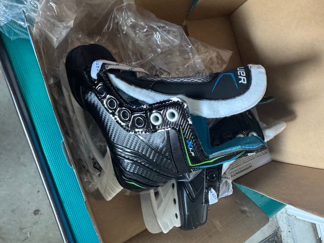 Bauer XLP Hockey Skates 8 (New)