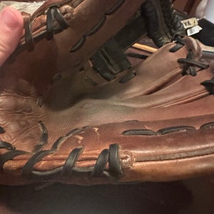 Wilson RH Infield A2000 1786 Baseball Glove 11.5" (Used)