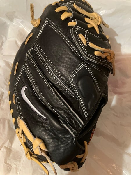 Nike catcher’s mitt