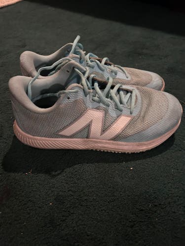 Blue Men's Size M 7.0 (W 8.0) New Balance Low Top Turf Cleats (Used)