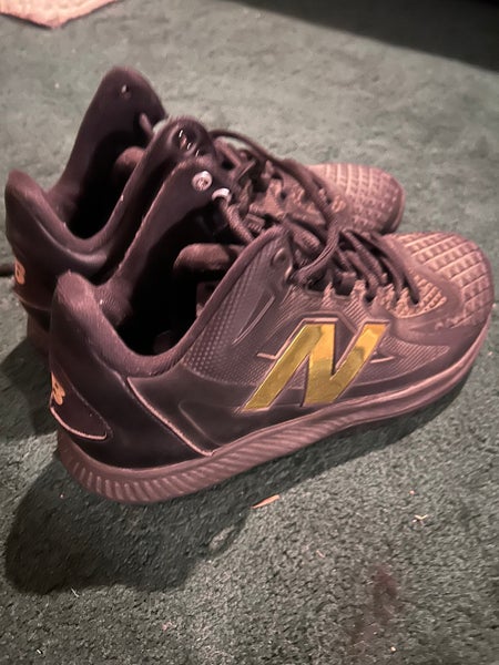 Black Men's Size M 8.0 (W 9.0) New Balance High Top Turf Cleats (Used)