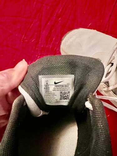 White Men's Size M 8.0 (W 9.0) Adult Nike vapor Low Top Molded Cleats (Used)