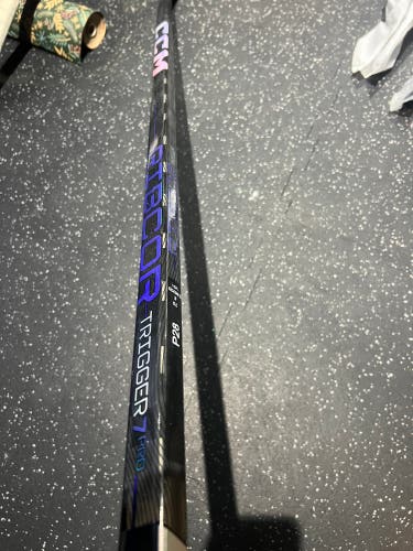Senior CCM Ribcor Trigger 7 Pro Left Hand Hockey Stick P28 70 Flex Pro Stock (New)