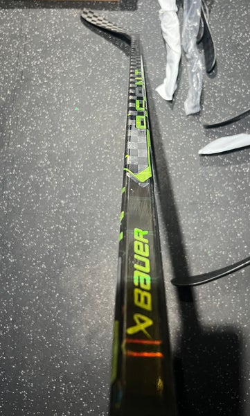 Senior Bauer AG5NT Left Hand Hockey Stick P28 70 Flex Pro Stock (New)