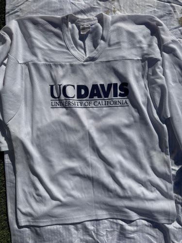 UC Davis White Medium Men's Jersey (Used)