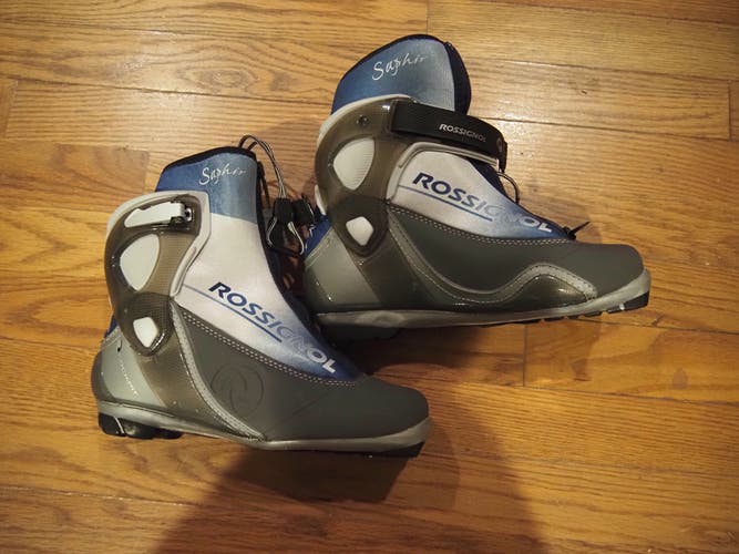 Skate Women's Size 6.0 Rossignol Saphir Cross Country Ski Boots (Used)