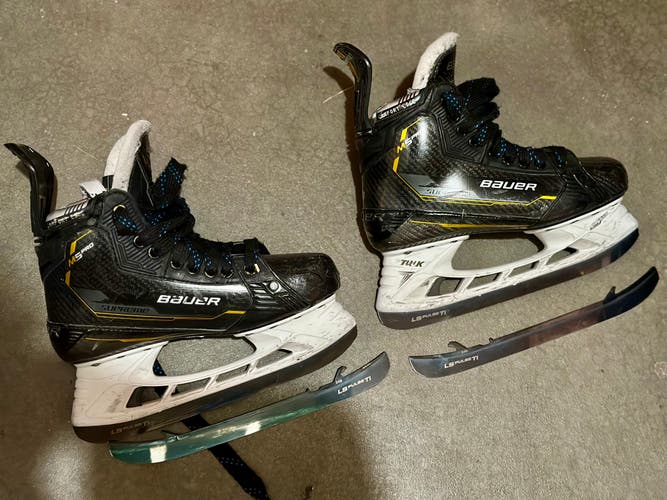 Bauer Supreme M5 Pro Hockey Skates Regular Width Size 5 (Used)