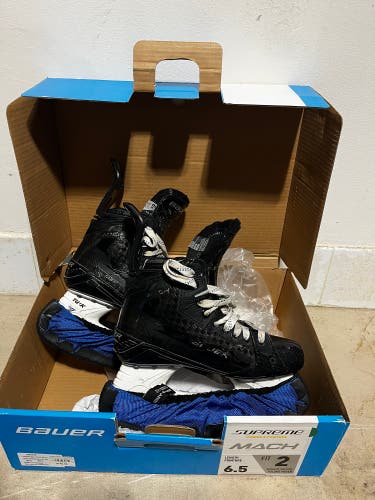 2022 Bauer Supreme Mach Hockey Skates Regular Width 6.5 (Used)