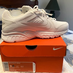 White Unisex Size M 9.0 (W 10.0) Adult Nike Shoes (New)
