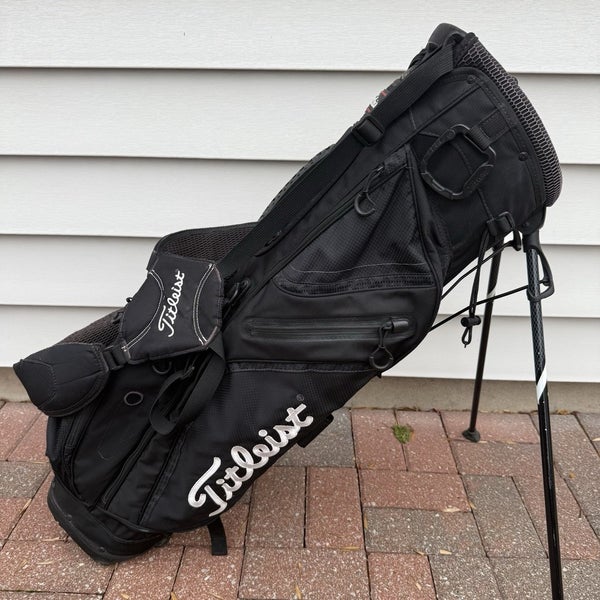 Titleist 3 Way Dividers Stand Carry Golf Bag Dual Straps Black White