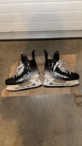 Bauer Vapor Hyperlite 2 Hockey Skates Size 10.5 Fit 3 (Used)