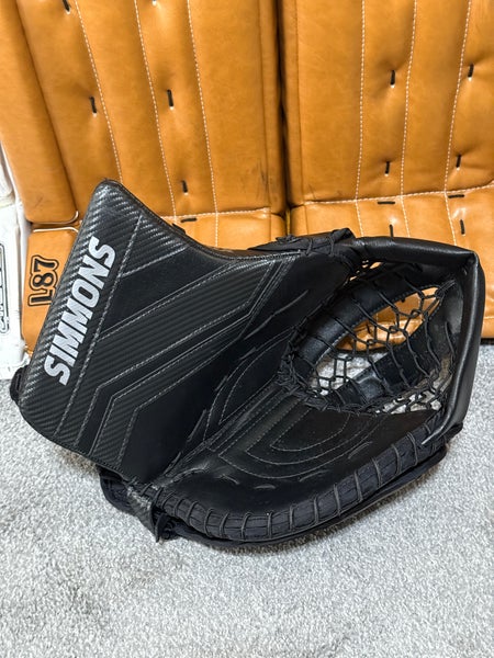 USED Simmons 1082 580 Glove - Black