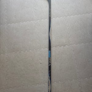 Senior Bauer Vapor FlyLite Right Handed Hockey Stick P28 70 Flex (New)