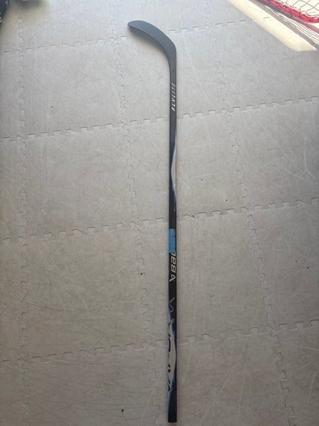 Senior Bauer Vapor FlyLite Right Handed Hockey Stick P28 70 Flex (New)