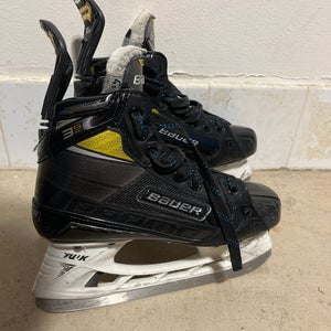 (No box)2020 Bauer Supreme 3S Pro Hockey Skates Regular Width Size 4.5 (Used)