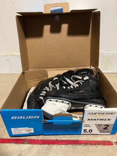 Bauer Supreme Matrix Hockey Skates Regular Width Size 5 (Used)