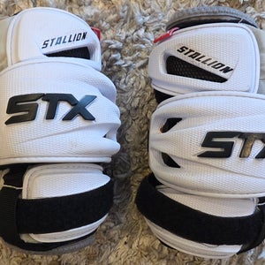 Small Adult STX Stallion 900 Arm Pads (Used)