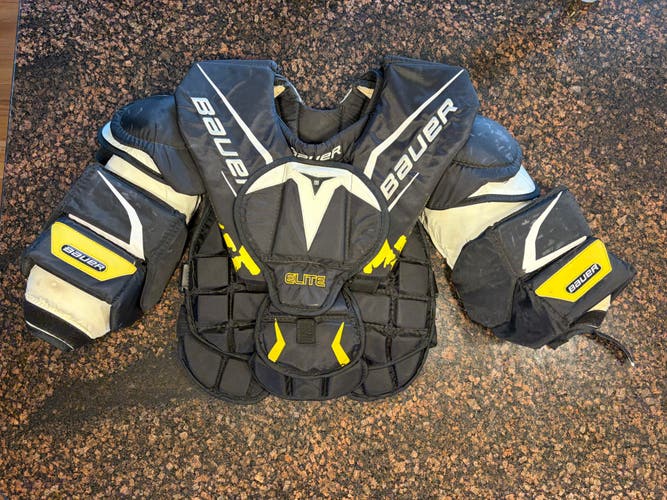Medium Bauer Elite Goalie Chest Protector (Used)