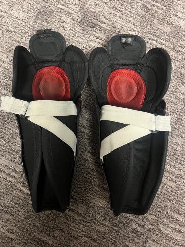 Youth Bauer NSX 10" Shin Pads (Used)