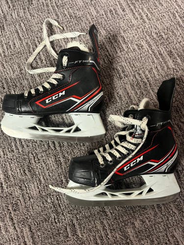 2017 CCM JetSpeed FT340 Hockey Skates Regular Width 13 (Used)