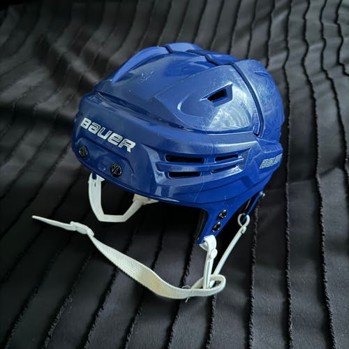 Small Bauer Re-Akt Blue Helmet (Used)