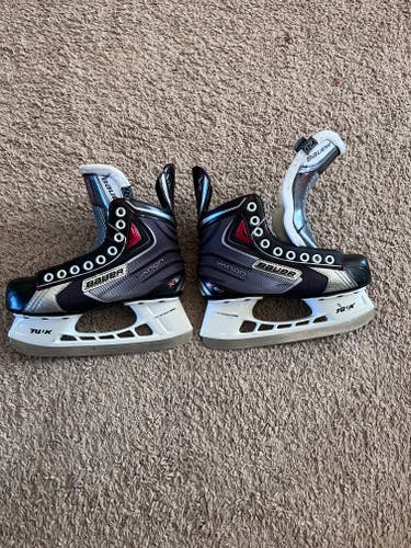 Bauer Vapor X50 Hockey Skates Regular Width Size 2.5 (Used)