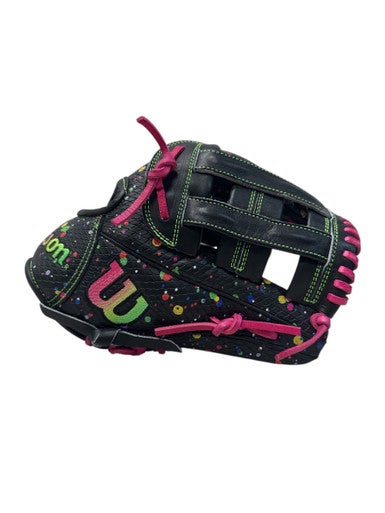 New Wilson A2000 PP05 11.5 RH Throw Glove - Black and Pink 11835-S000202251
