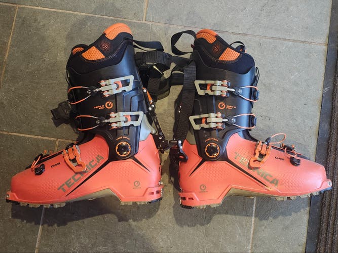27.5 Men's Tecnica Alpine Touring Zero G Pro Guide AT Ski Boots Stiff Flex (Lightly Used-3 times)