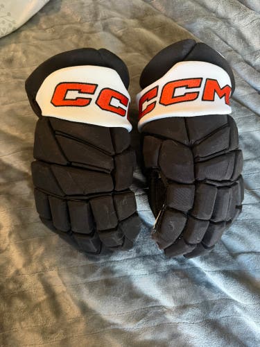 CCM JetSpeed FT8 Pro Gloves 14" Pro Stock (Used)