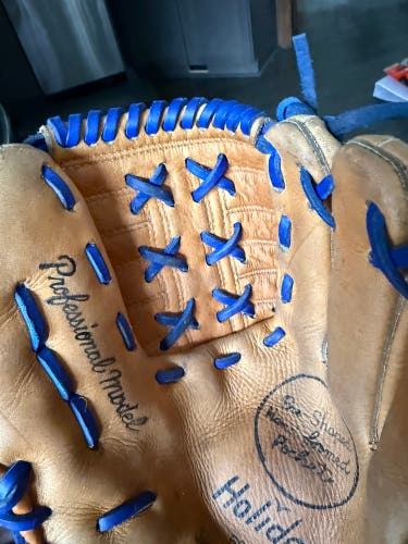 Vintage Japanese Holiday RH Infield Baseball Glove 11.5"….SEND OFFERS!