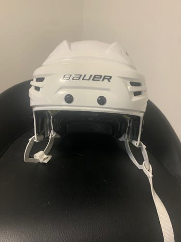 LIKE NEW Large Bauer IMS 9.0 Helmet (Used) HECC THE END OF 08/2022