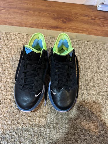 Men's Size M 7.0 (W 8.0) Nike Lebron 19 Shoes (Used)