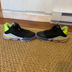 Men's Size M 7.0 (W 8.0) Nike Lebron 19 Shoes (Used)