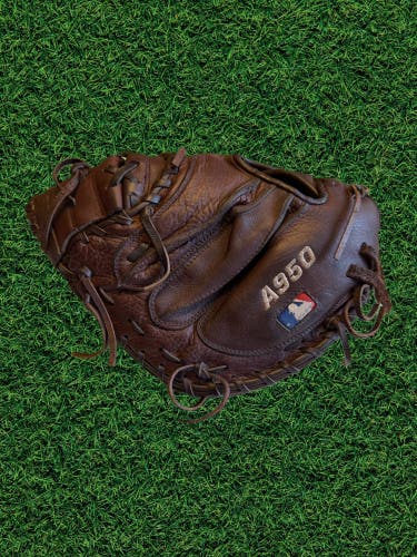 Wilson A950 Catcher’s Mitt – Broken In, Conditioned, Game Ready