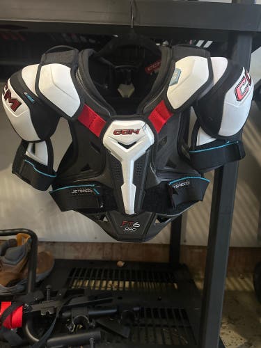 CCM JetSpeed FT6 Pro Shoulder Pads Senior Small