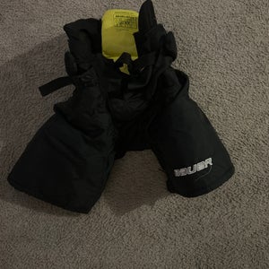 Junior Medium Bauer Supreme Ignite Pro Hockey Pants (Used)