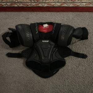 Large Junior Bauer Vapor Shoulder Pads (Used)