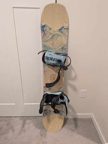 2024 Women's Arbor Swoon Camber Snowboard With Bindings 147 cm (Used)