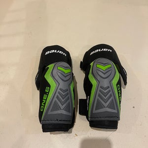 Senior Medium Bauer Supreme One.6 Elbow Pads (Used)