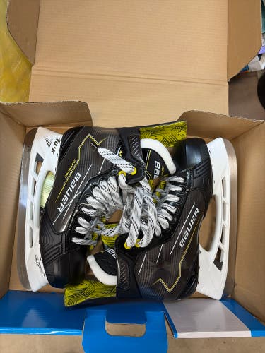 Bauer Hockey Skates Extra Wide Width 7.5 (New)