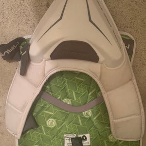 Large Adult Maverik M5 Shoulder Pads (Used)