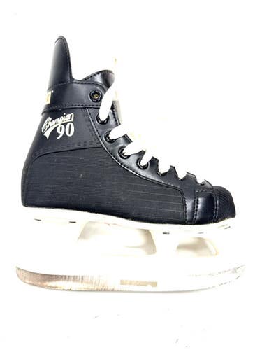 Used CCM CHAMPION 90 Junior Hockey Skate Junior 02 11860-S000238993