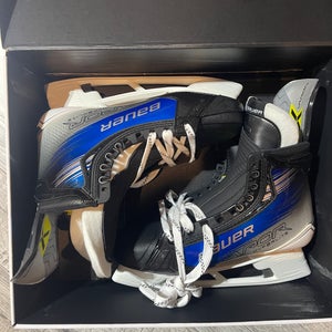 2023 Bauer Vapor Hyper2lite Hockey Skates Regular Width Pro Stock 11.5 (New)
