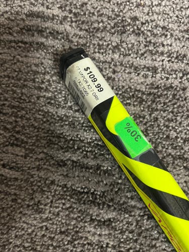 Intermediate Bauer Vapor X2.7 Left Hand Hockey Stick P88 65 Flex (New)