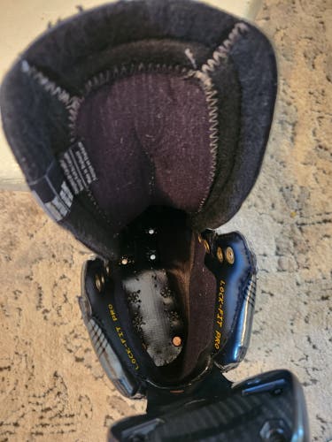 2022 Bauer Supreme Mach Hockey Skates Regular Width 7.5 (Used)