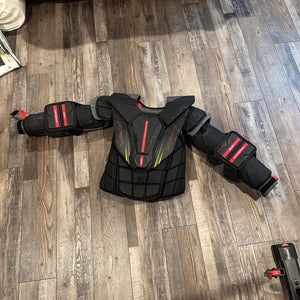 XL 2024 Bauer Vapor Hyperlite 2 Goalie Chest Protector (Used)