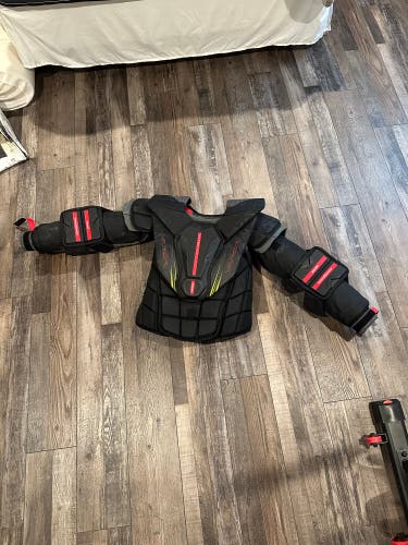 XL 2024 Bauer Vapor Hyperlite 2 Goalie Chest Protector (Used)