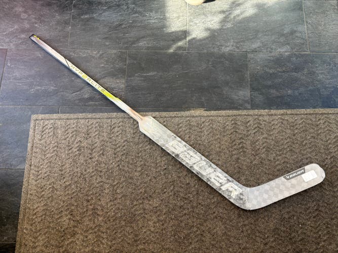 Intermediate Bauer Hyperlite 2 Regular Goalie Stick 23" Paddle (Used)